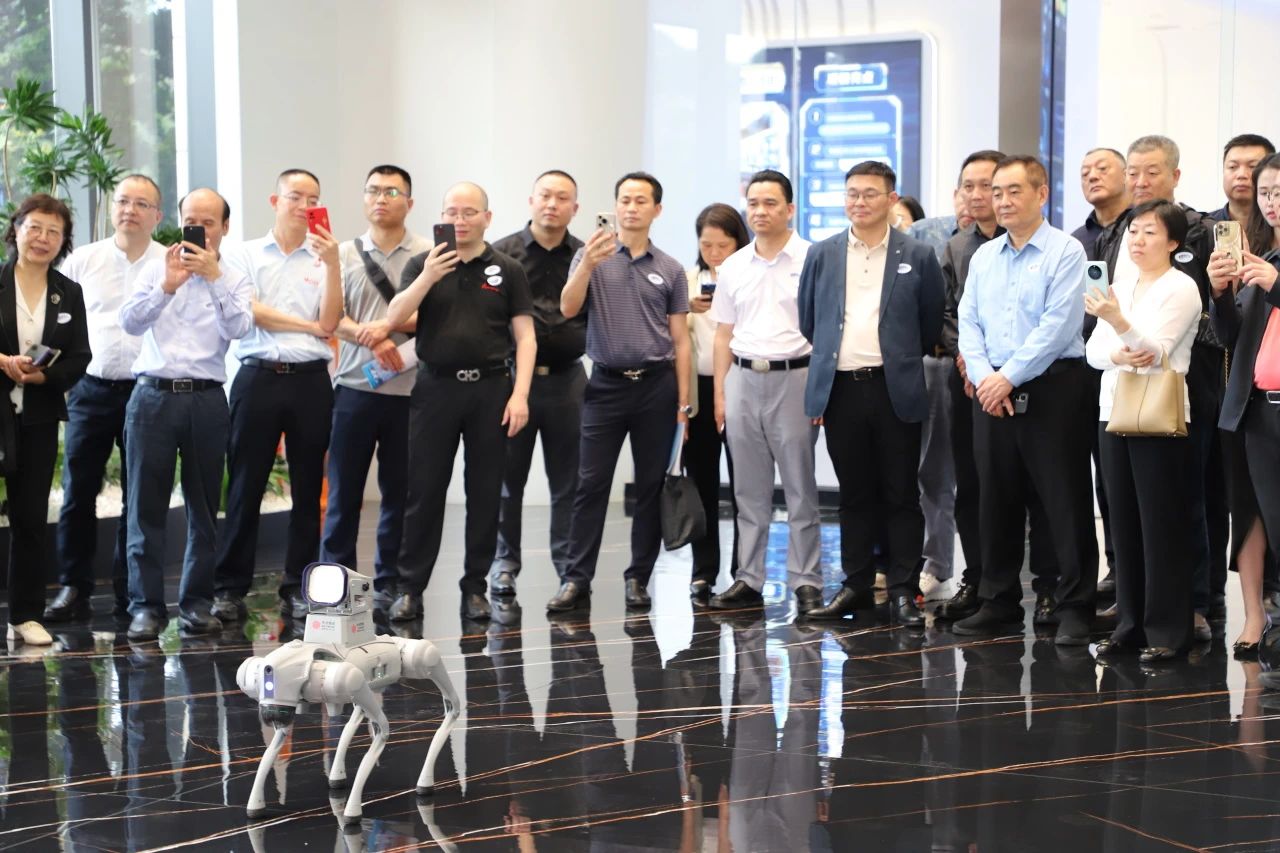 1c062a83c164310ce6a9cc7eb5cb5855